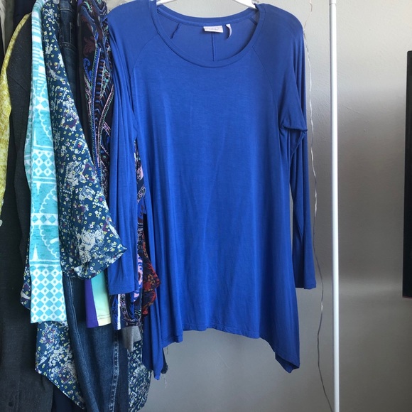 LOGO layers tunic top